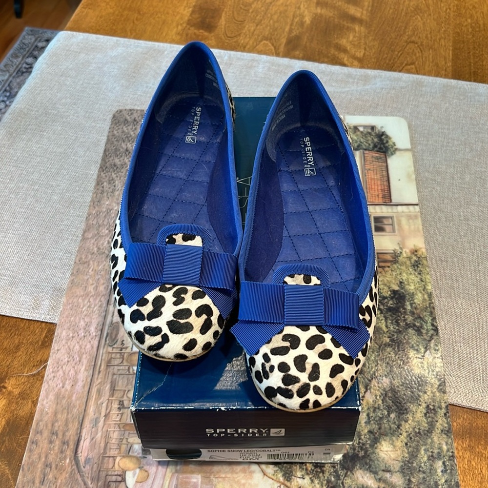Sperry Top-Sider Sophie Snow Leopard & Colbalt Blue loafer. Like new.